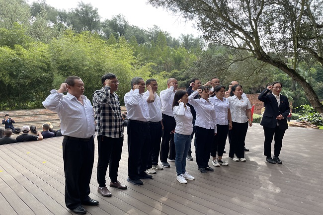 1698915565167985.jpg 重溫入黨誓詞.jpg