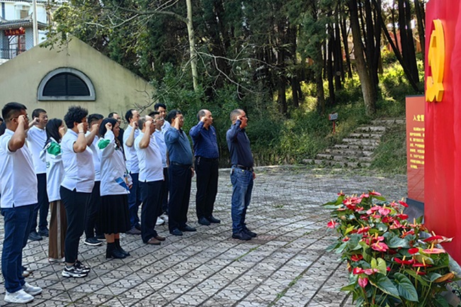 1700469050699393.jpg 02.jpg