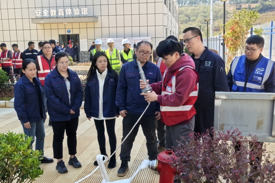 1743573033488173.jpg 講解消防栓及消防水帶使用方法_副本.jpg