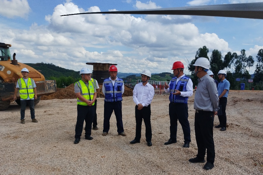 1752221465706212.jpg 調(diào)研現(xiàn)場2_副本.jpg